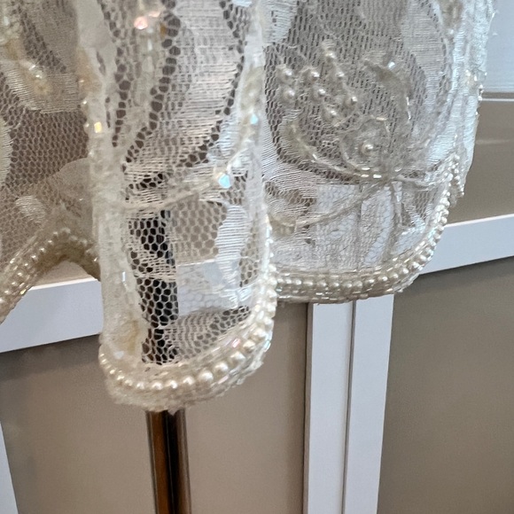 Vintage Lace and Beaded Scalloped Top - Picture 6 of 11